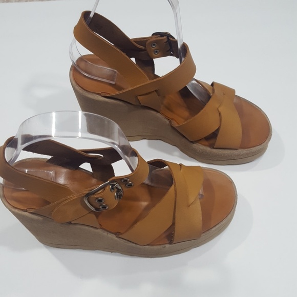 Sold via IG @vintagerunsdeepshop - Picture 3 of 8